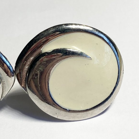 Vintage Cream Enamel Swirl Clip On Earrings 80s 90s Silver Rhodium Plated - Picture 4 of 10